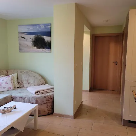 Ferienwohnung Mit 2 Schlafzimmern *