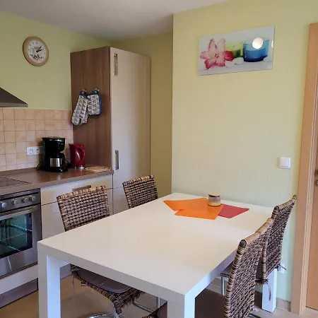 Ferienwohnung Mit 2 Schlafzimmern * Zinnowitz